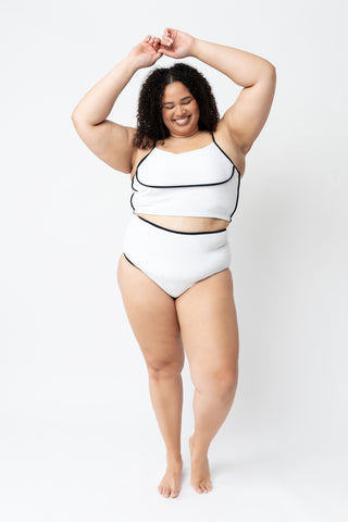 Horizon Top | White with Black Piping