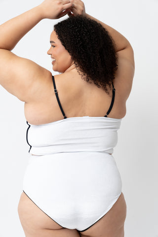 Horizon Top | White with Black Piping