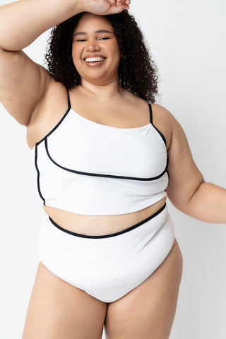 Horizon Top | White with Black Piping